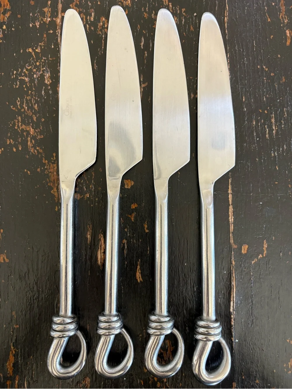 Gibson CUOMO Stainless DINNER KNIVES Open Ring Tip 18/8 Glossy Flatware Set of 4